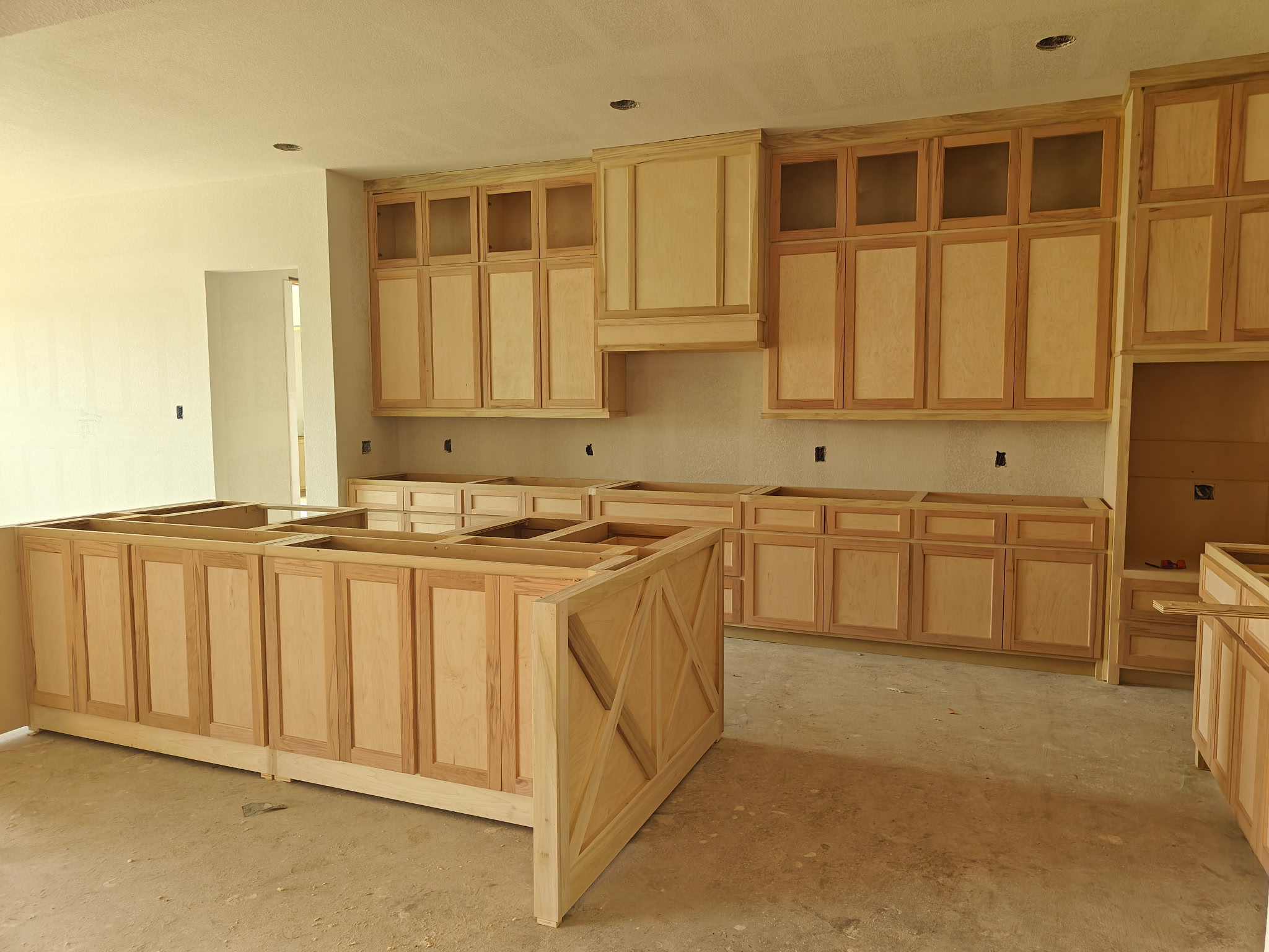 prefinished panels, site-finished cabinets, cabinet finishes, luxury cabinetry, conversion varnish, custom cabinetry, Dallas